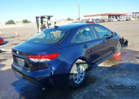 2021 Toyota Corolla Le z USA, uszkodzony, nr VIN JTDEPMAEXMJ168960